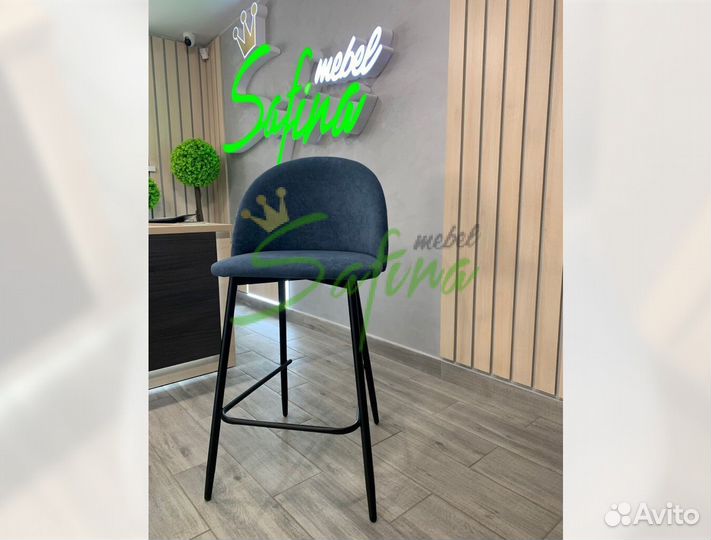 Полубарный стул Лион