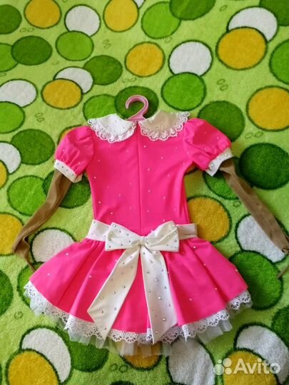 Костюм для выступлений по фигурному катанию