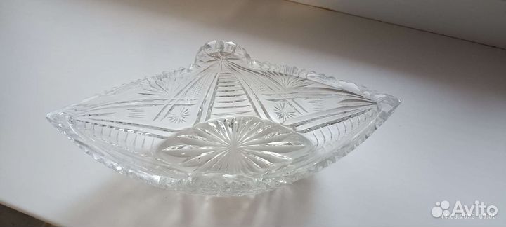 Хрустальная конфетница