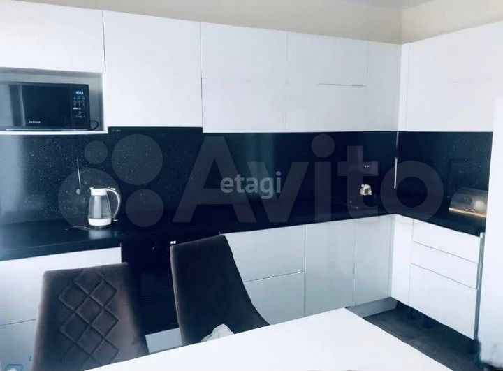 3-к. квартира, 76 м², 8/9 эт.