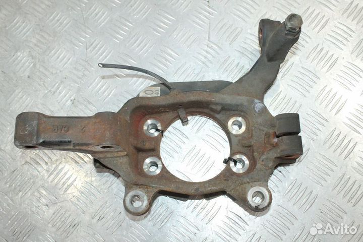 Кулак передний правый Nissan Teana J31 Murano Z50