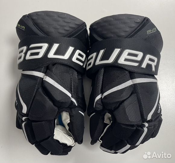 Перчатки хоккейные