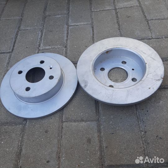 Задние тормозные диски на Opel