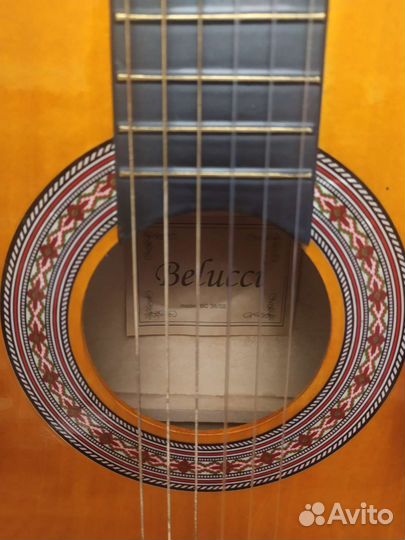 Акустическая гитара