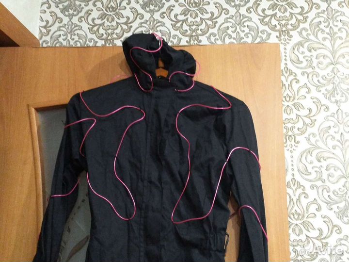 Корновальный костюм светится