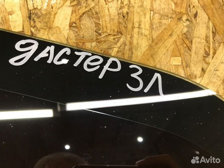 Форточка кузова задняя левая Renault Duster