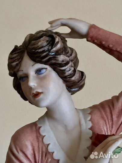 У фотографа. Бисквитный фарфор. Capodimonte. Итали