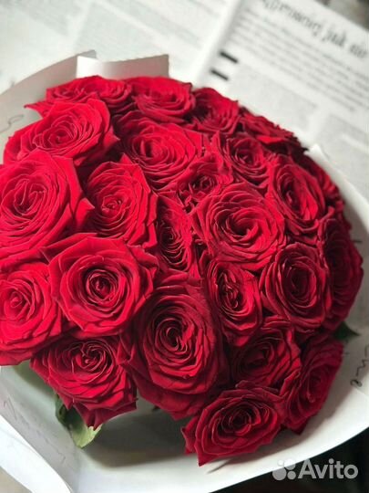 Красные крупные розы