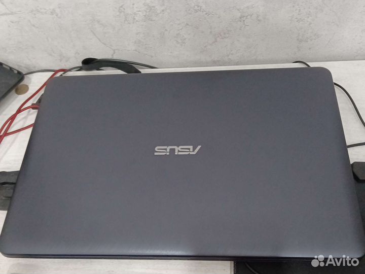 Ноутбук asus