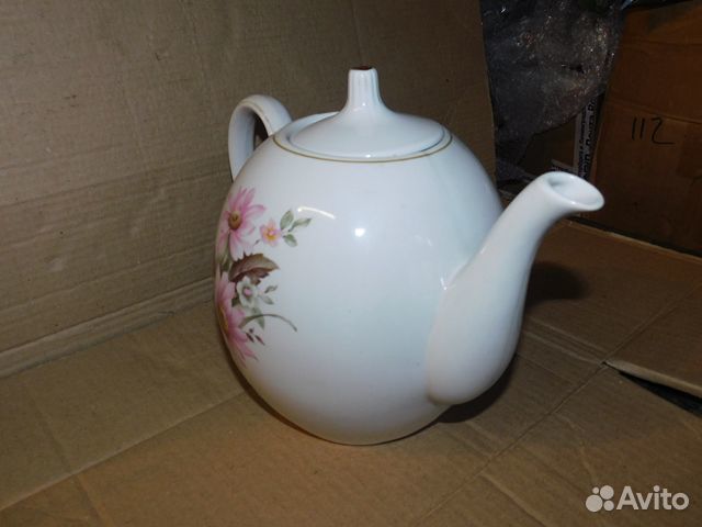 Большой,фарфоровый,заварочный чайник редкость СССР