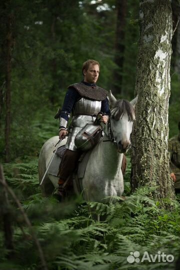 Стилизация кирасы максимилиановского типа