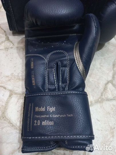 Боксерские перчатки