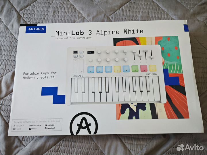 Миди контроллер Arturia MiniLab 3 Alpine White