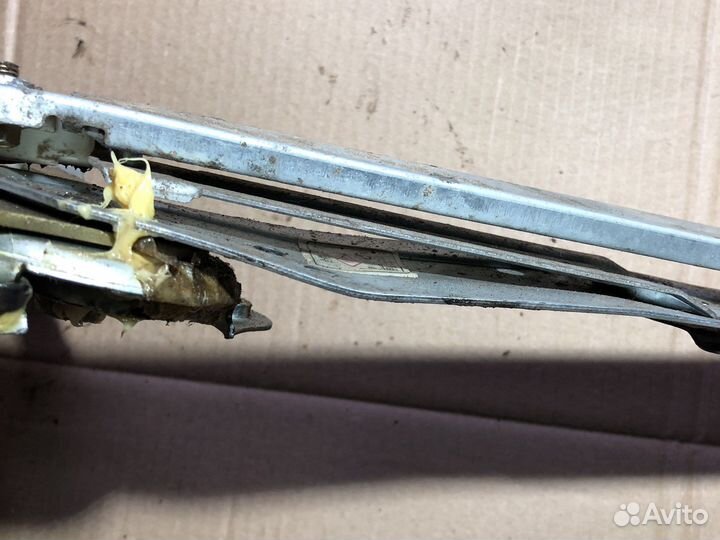 Передний левый стеклоподьемник Lifan X50