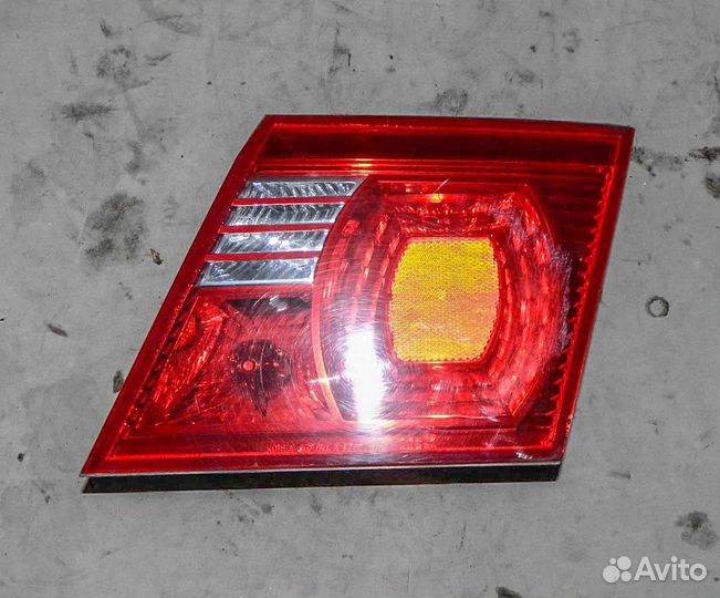 Фонарь правый внутренний Kia Magentis 1