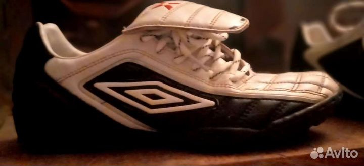 Футбольные бутсы 38 размер umbra
