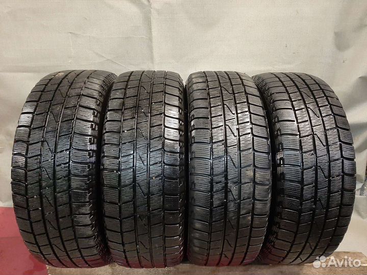 Hankook Winter I'Cept IZ W606 215/60 R16