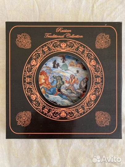Тарелка фарфоровая коллекционная