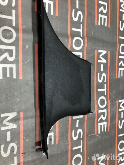 Обшивка стойки правая Mercedes-Benz M-Class W164