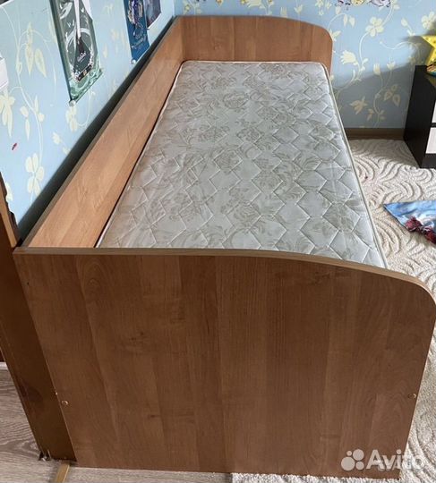Кровать с матрасом 200/80