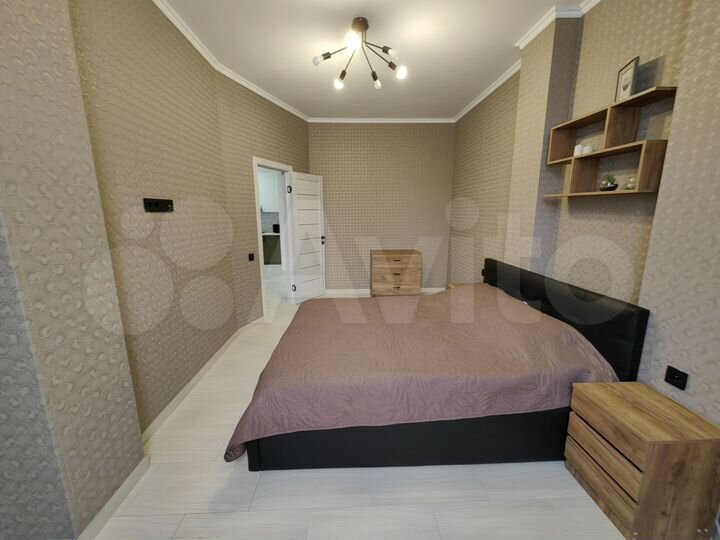 2-к. квартира, 90 м², 1/10 эт.