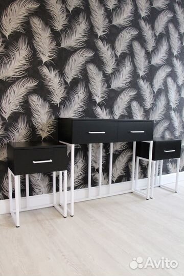 Консольный столик с тумбами