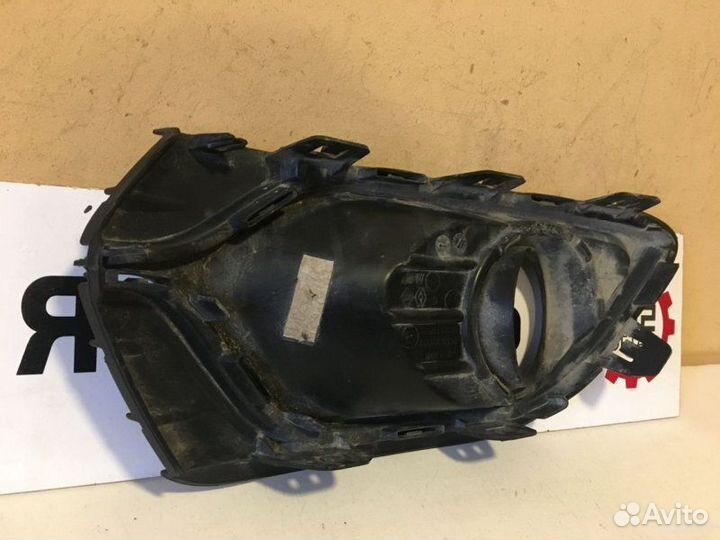 Заглушка бампера передняя левая Renault Logan 2