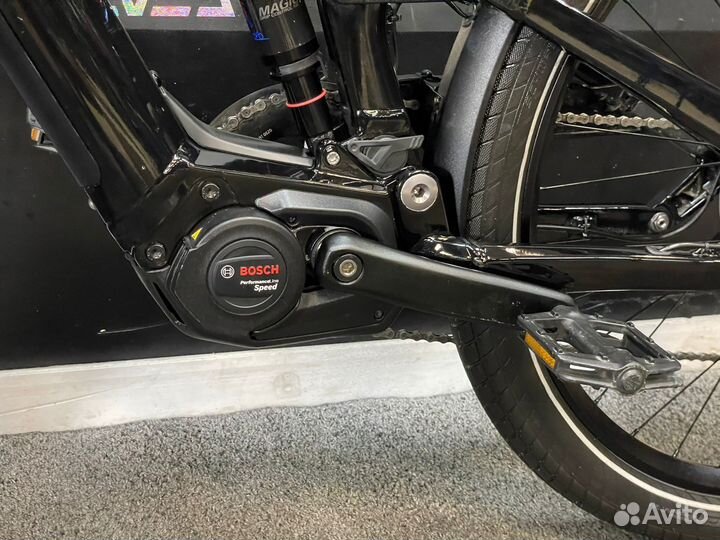 2022г Mustache Friday 27 FS Speed 45км/ч