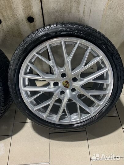 Pirelli Winter Sottozero 3 275/35 R21 и 315/30 R21