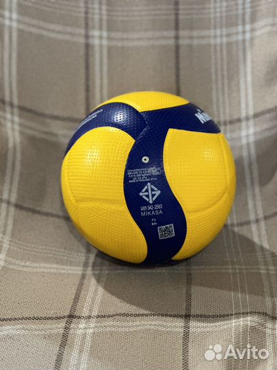 Волейбольный классический мяч Mikasa V300W