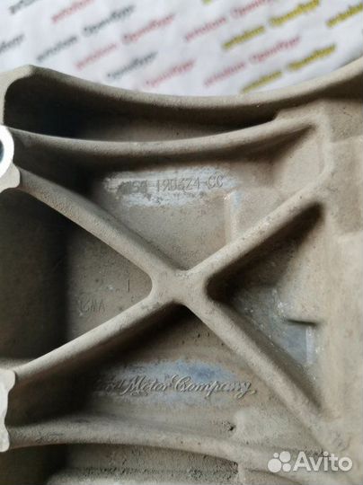 Кронштейн компрессора Ford Focus 2