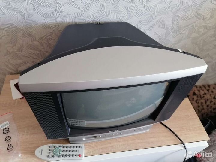 Телевизор б/у Sanyo 14