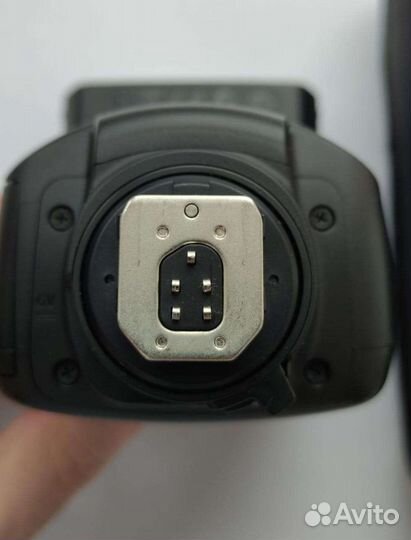 Вспышка Canon Speedlite 320EX