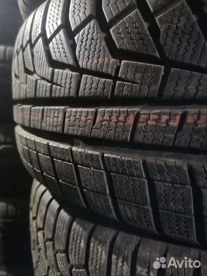 Hankook Winter I'Cept Evo2 W320A SUV 235/65 R17 108V