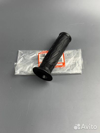 Грипса левая Suzuki (Оригинал)