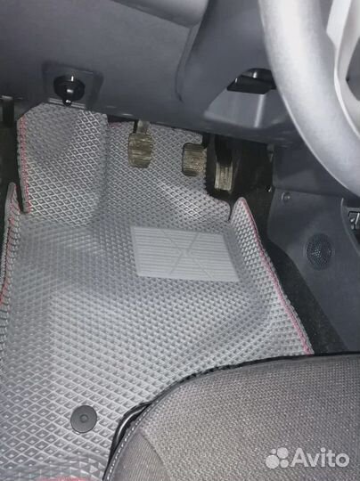 Автоковрики EVA Nissan Serena С26 2010-2016-1эва