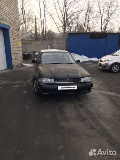 Toyota Camry 1.8 AT, 1993, битый, 300 000 км