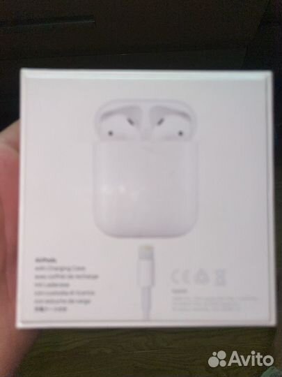 Беспроводные наушники AirPods 2 поколения