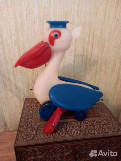 Игрушка пеликан на колесах, СССР