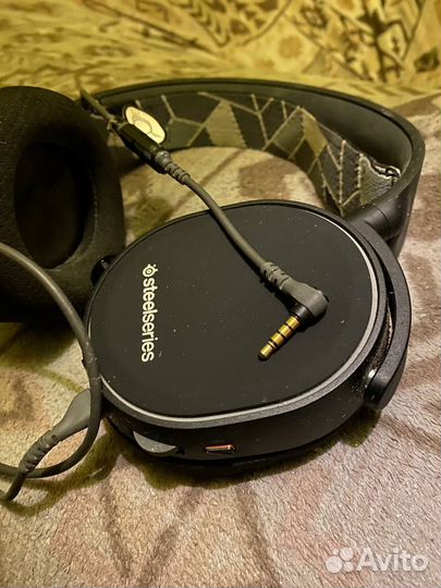 Игровые наушники SteelSeries Arctis 5