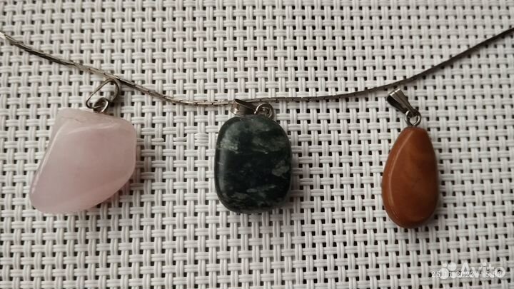 Бижутерия.броши.кулоны