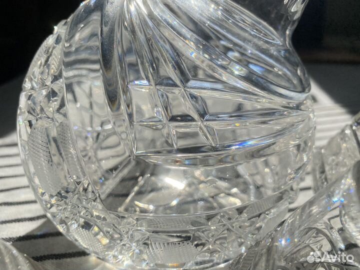 Графин и стопки для водки