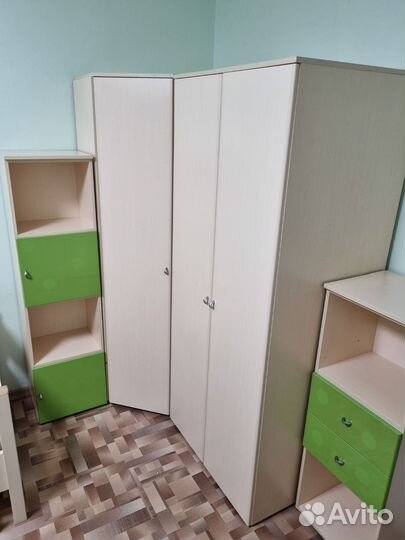 Детская кровать и шкафы