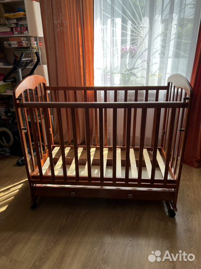 Детская кроватка