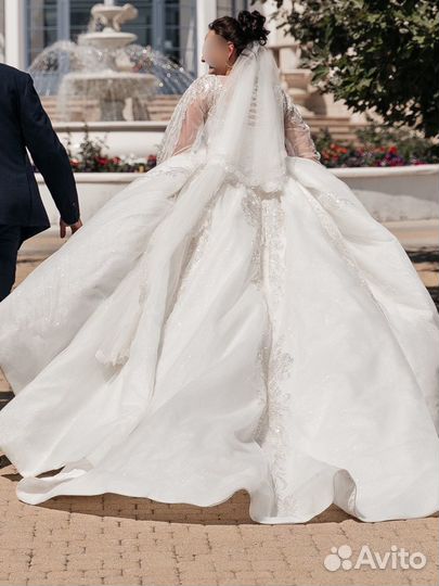 Свадебное платье