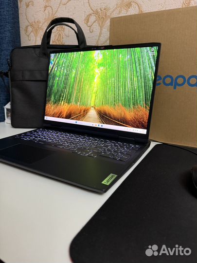 Игровой ноутбук Lenovo