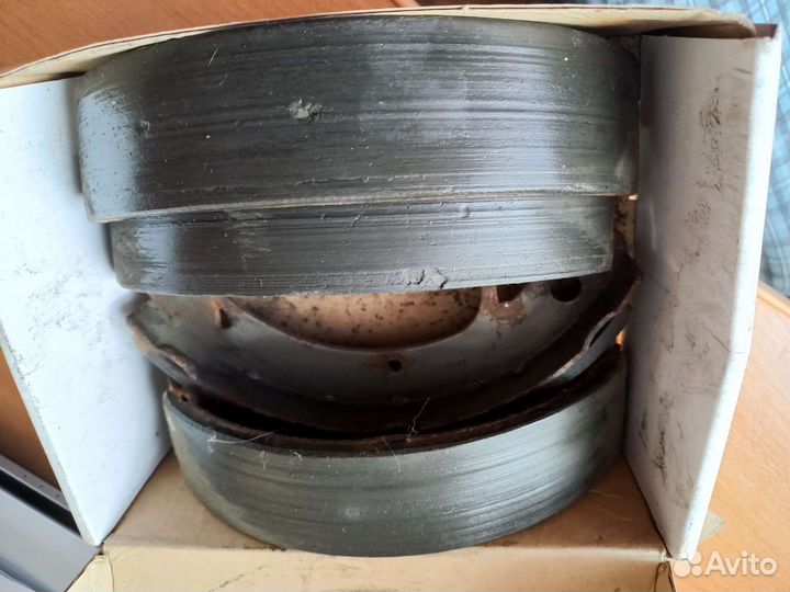 Колодка заднего тормоза с фрикционной накладкой