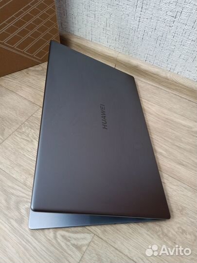 Классный ультрабук Ryzen 7 3700\8GB\512GB\15.6