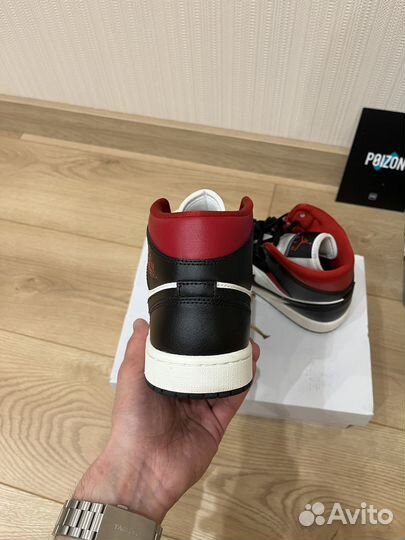 Nike Air Jordan 1 mid RED panda