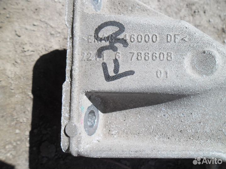 Правая опора двигателя бмв 3 серия 2014 год F 30